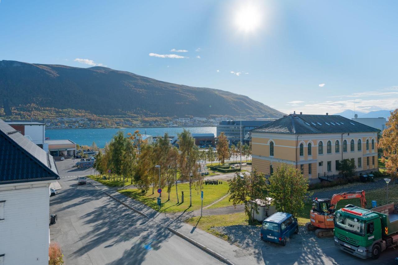 Enter Tromso - Exclusive 4 Bedroom Villa Buitenkant foto