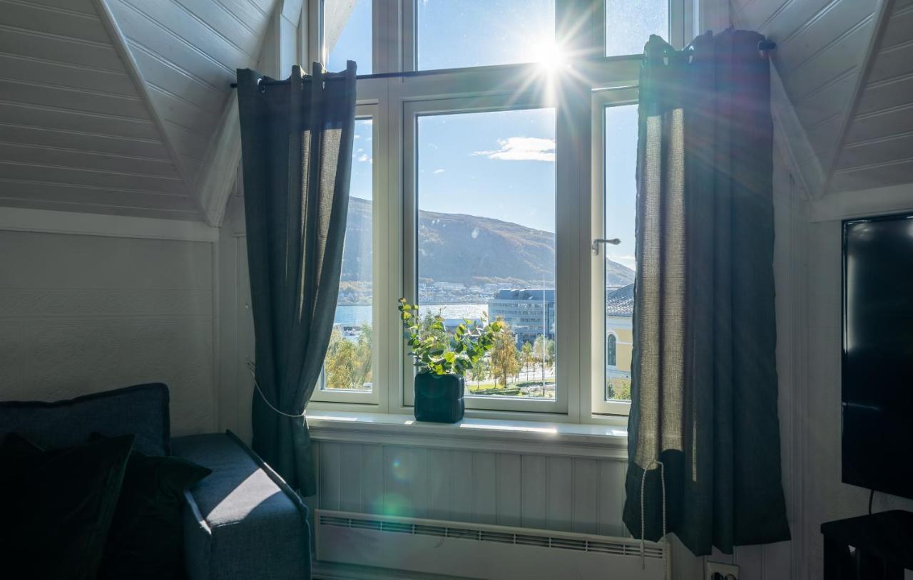 Enter Tromso - Exclusive 4 Bedroom Villa Buitenkant foto