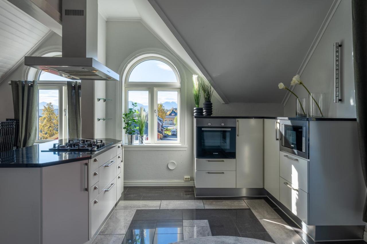 Enter Tromso - Exclusive 4 Bedroom Villa Buitenkant foto
