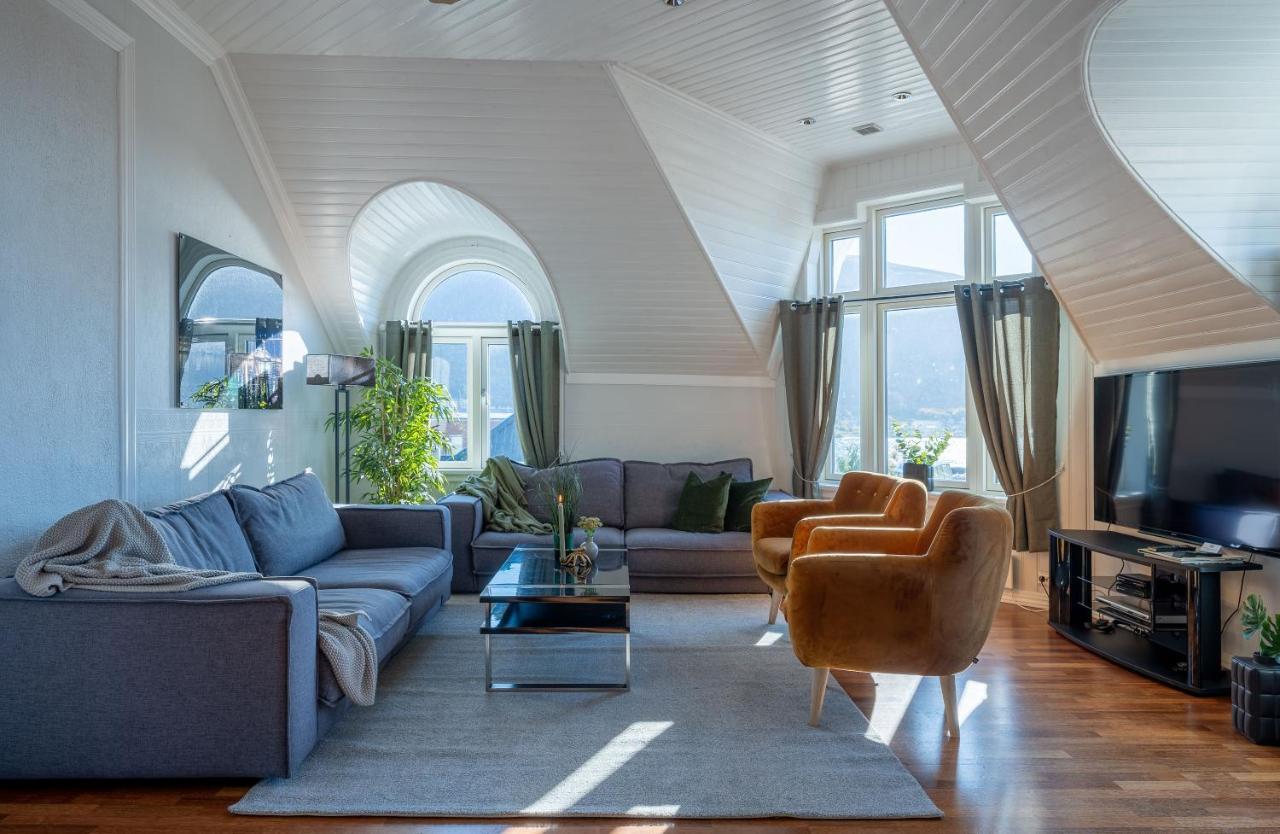 Enter Tromso - Exclusive 4 Bedroom Villa Buitenkant foto