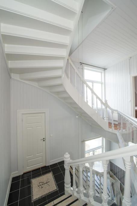 Enter Tromso - Exclusive 4 Bedroom Villa Buitenkant foto