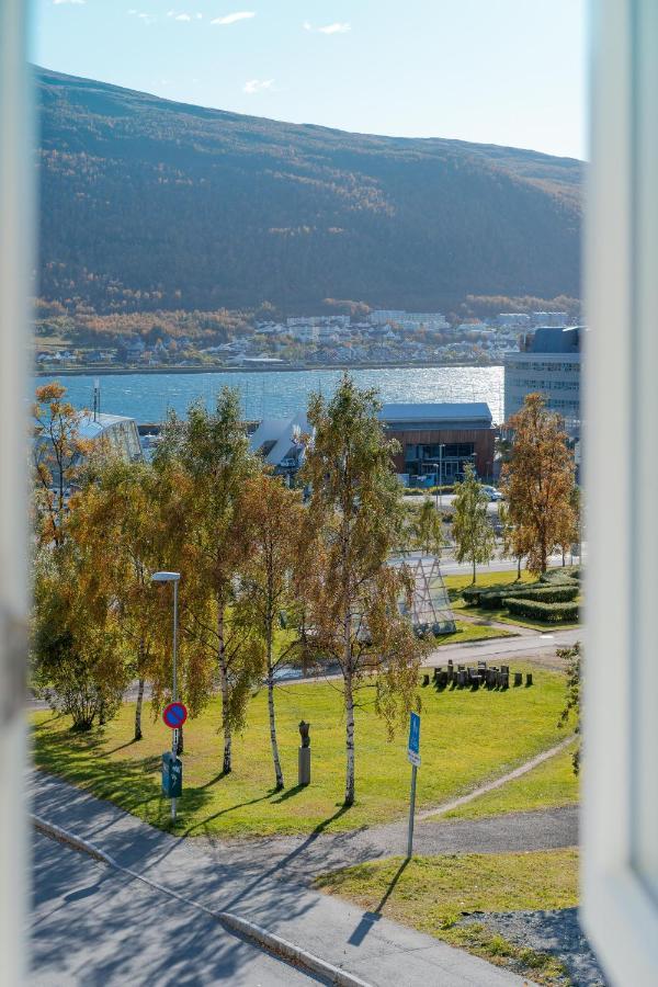 Enter Tromso - Exclusive 4 Bedroom Villa Buitenkant foto