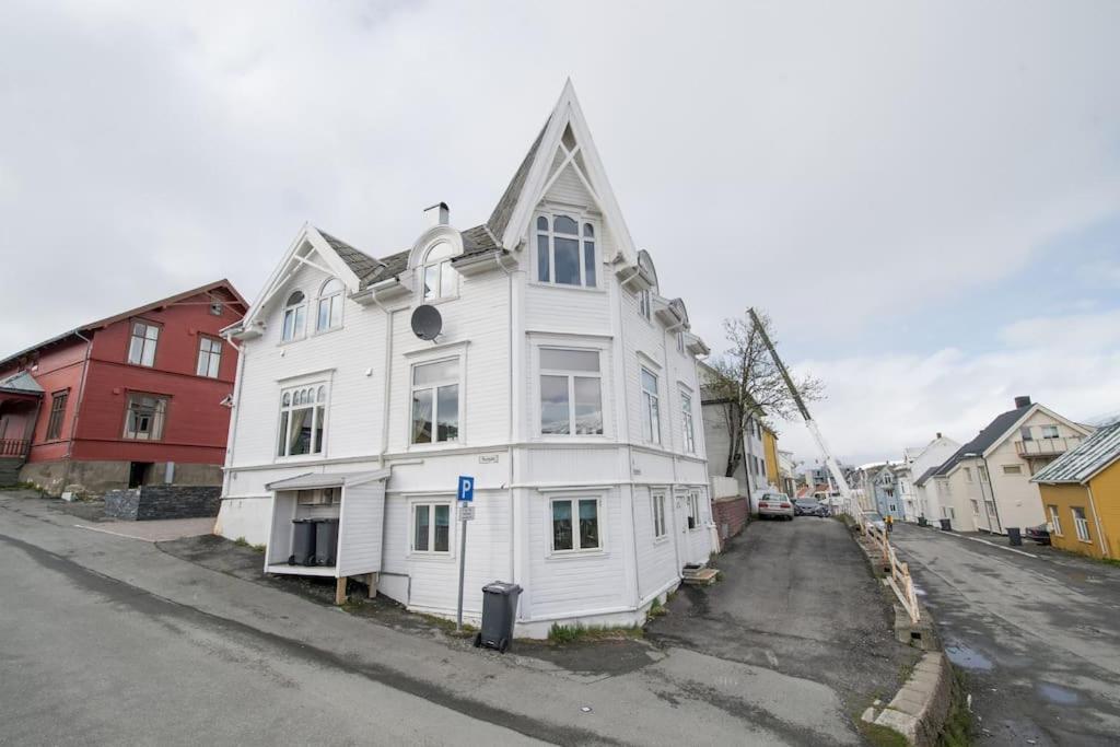 Enter Tromso - Exclusive 4 Bedroom Villa Buitenkant foto